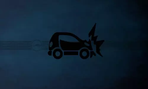 കാ​റു​ക​ൾ കൂ​ട്ടി​യി​ടി​ച്ചു; വ​ധൂ​വ​ര​ന്മാ​ർ ഉ​ൾ​പ്പെ​ടെ ഒ​മ്പ​തു​പേ​ർ​ക്ക് പ​രി​ക്ക്