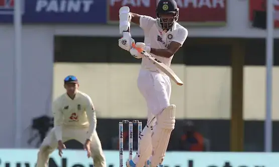 പോരു മുറുക്കി ഇംഗ്ലണ്ട്​; ഇന്ത്യ 337ന്​ പുറത്ത്​