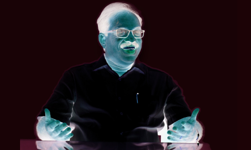 വ്യ​വ​സാ​യശാ​സ്ത്ര​ത്തിൻെറ സാ​ധ്യ​ത​ക​ളും അ​നു​ഭ​വ​ങ്ങ​ളും പ​ക​ർ​ന്ന് പൈ​ല​റ്റ്​ സ്​മി​ത്ത്