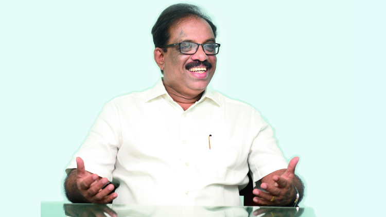 വ്യ​വ​സാ​യശാ​സ്ത്ര​ത്തിൻെറ സാ​ധ്യ​ത​ക​ളും അ​നു​ഭ​വ​ങ്ങ​ളും പ​ക​ർ​ന്ന് പൈ​ല​റ്റ്​ സ്​മി​ത്ത്