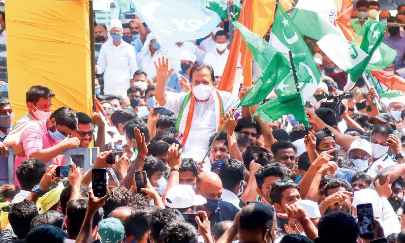 െഎശ്വര്യ കേരള യാത്ര മലപ്പുറം ജില്ല പര്യടനത്തിന് സമാപനം െഎശ്വര്യ കേരള യാത്ര മലപ്പുറം ജില്ല പര്യടനത്തിന് സമാപനം