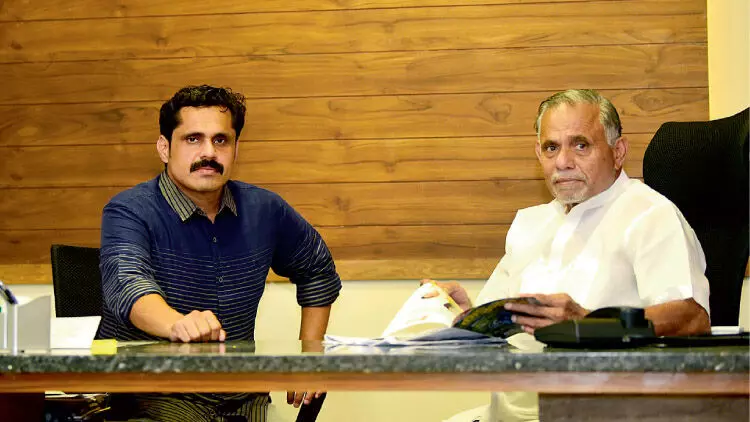 സ്നേഹവും വിശ്വാസവും തണൽ വിരിച്ച കുടുംബം സ്നേഹവും വിശ്വാസവും തണൽ വിരിച്ച കുടുംബം