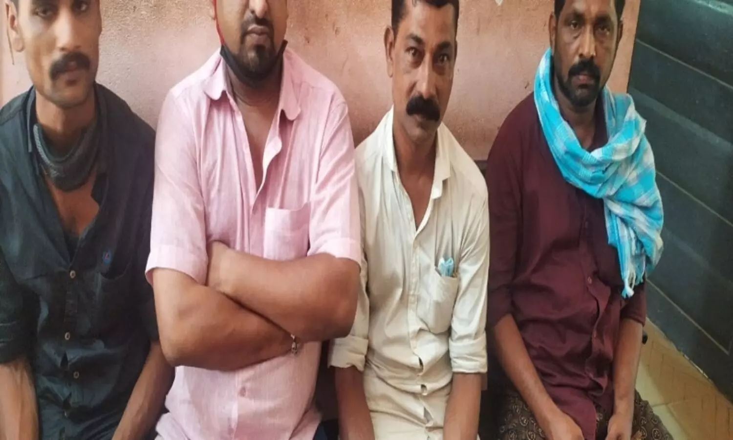 വീടുകയറി ആക്രമണം; നാലുപേര്‍ പിടിയില്‍