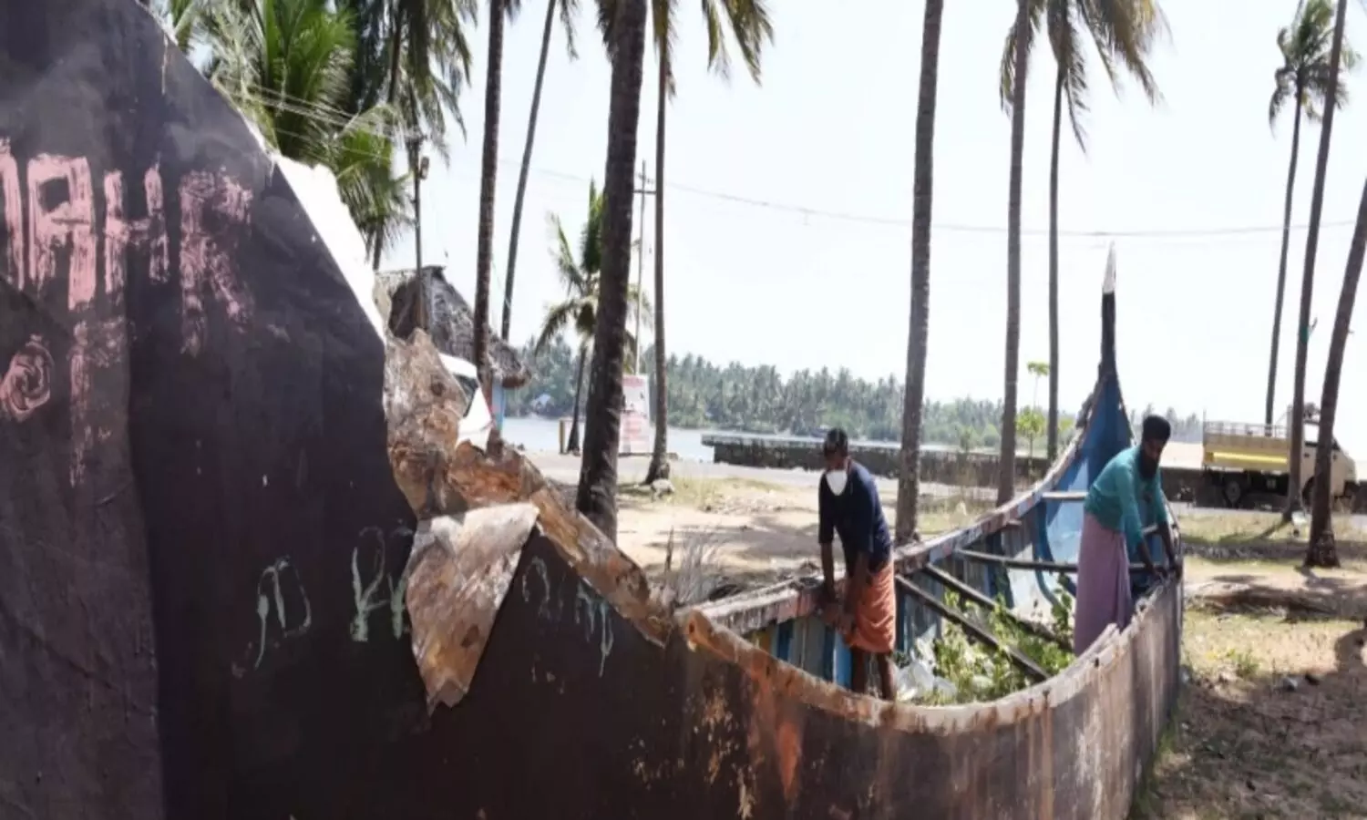 കാറും കോളും നീങ്ങി: പുതു പൊന്നാനിയിലെ മത്സ്യത്തൊഴിലാളികൾക്ക് തുഴയെറിയാന്‍ കരുത്തായി