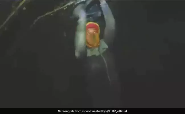 ഹോളിവുഡ്​ സിനിമയിലെന്ന പോലെ വെള്ളം ഇരച്ചെത്തി; ഉത്തരാഖണ്ഡിലെ ടണലിൽ നിന്ന്​ രക്ഷപ്പെട്ട അനുഭവം വിവരിച്ച്​ ​െതാഴിലാളി