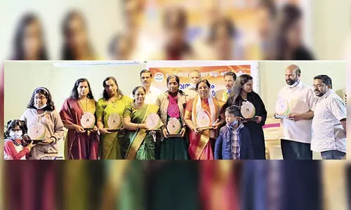 ആലപ്പുഴ ജില്ല ഒ.ഐ.സി.സി ആരോഗ്യപ്രവർത്തകരെ ആദരിച്ചു