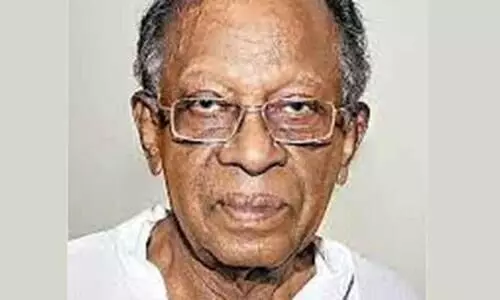 ഡോ. ​സു​കു​മാ​ർ അ​ഴീ​ക്കോ​ട് അ​നു​സ്മ​ര​ണം സം​ഘ​ടി​പ്പി​ച്ചു