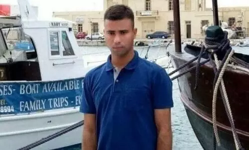 നാവിക സേന ഉദ്യോഗസ്ഥനെ തീയിട്ടുകൊന്ന സംഭവത്തിൽ ദുരൂഹത