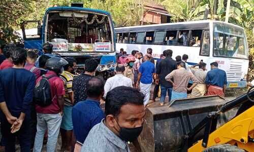 മലപ്പുറം മങ്കടയിൽ ഓ​ട്ടോയിൽ ബസിടിച്ച്​ മൂന്നുപേർ മരിച്ചു