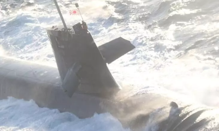 പൊങ്ങുന്നതിനിടെ അന്തർവാഹിനി ചരക്കു കപ്പലുമായി കൂട്ടിയിടിച്ചു; അപകടം പസഫിക്കിൽ