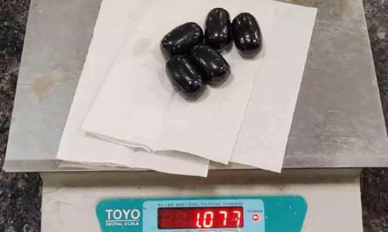 gold seized in karippur