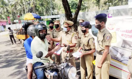 നിയമാനുസൃതം വാഹനമോടിച്ചവര്‍ക്ക് സമ്മാനങ്ങള്‍, അല്ലാത്തവര്‍ക്ക് താക്കീത്​