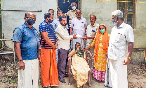 ആ​രോ​രു​മി​ല്ലാ​ത്ത മാ​താ‍വി​നും മ​ക​ൾ​ക്കും സം​ര​ക്ഷ​ണ​മൊ​രു​ക്കി ന​വ​ജീ​വ​ൻ അ​ഭ​യ​കേ​ന്ദ്രം