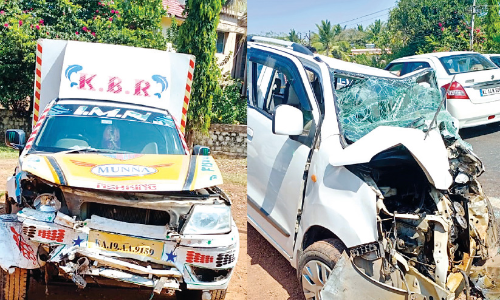 കാറും പിക്​ അപ് വാനും കൂട്ടിയിടിച്ച് അഞ്ചുപേർക്ക് പരിക്ക്