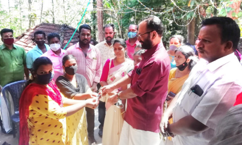 ഇനി മഴപ്പേടി വേണ്ട; ഷിജിനക്ക്​ വീടൊരുങ്ങി