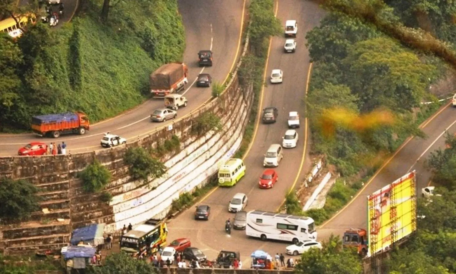 താമരശ്ശേരി ചുരത്തില്‍ ഒരു മാസം ഗതാഗത നിയന്ത്രണം