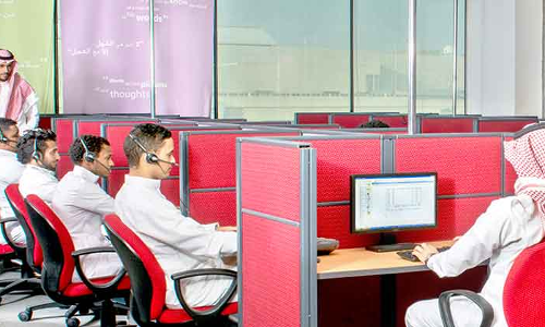 ഒാൺൈലൻ സ്വദേശിവത്കരണം: ഇന്ത്യൻ തൊഴിലാളികളെയും ബാധിക്കും ഒാൺൈലൻ സ്വദേശിവത്കരണം: ഇന്ത്യൻ തൊഴിലാളികളെയും ബാധിക്കും