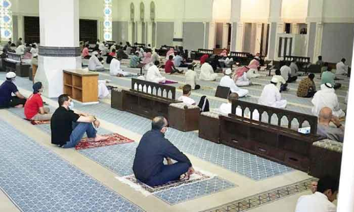 കോവിഡ് ബാധ: 12 പള്ളികൾ കൂടി അടച്ചു കോവിഡ് ബാധ: 12 പള്ളികൾ കൂടി അടച്ചു