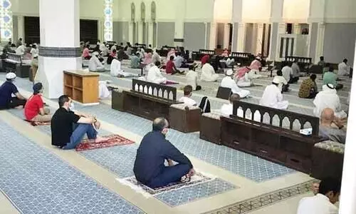 കോവിഡ് ബാധ: 12 പള്ളികൾ കൂടി അടച്ചു കോവിഡ് ബാധ: 12 പള്ളികൾ കൂടി അടച്ചു