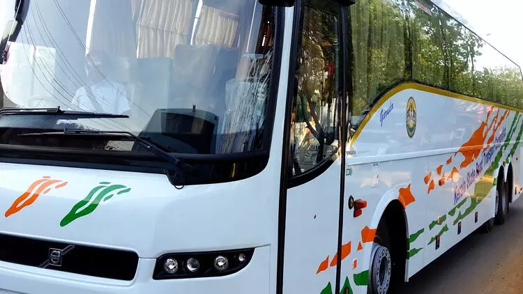 എ.സി ബസുകളിലും നിരക്ക് കുറച്ച് കെ.എസ്.ആർ.ടി.സി എ.സി ബസുകളിലും നിരക്ക് കുറച്ച് കെ.എസ്.ആർ.ടി.സി