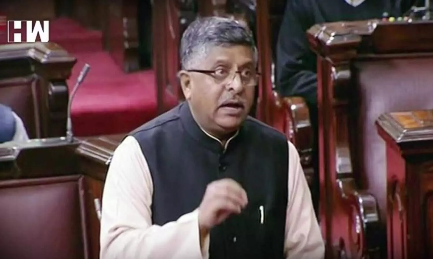 ക്രിസ്​ത്യൻ, ഇസ്​ലാം മതം സ്വീകരിക്കുന്ന പട്ടികജാതിക്കാർക്ക്​ സംവരണ ആനുകൂല്യമില്ല; ​ ഹിന്ദു, സിഖ്, ബുദ്ധമതങ്ങൾക്ക്​ ബാധകമല്ലെന്നും മന്ത്രി