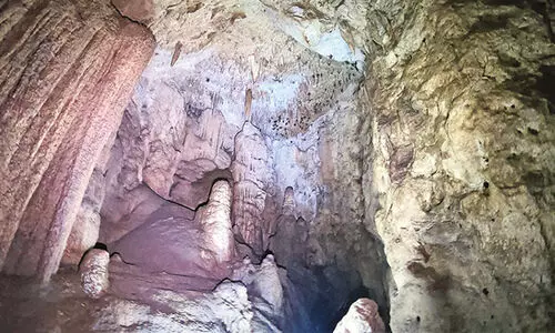 േദാ​ഫാ​റി​ൽ 120 മീ​റ്റ​ർ ആ​ഴ​മു​ള്ള ഗു​ഹ ക​ണ്ടെ​ത്തി