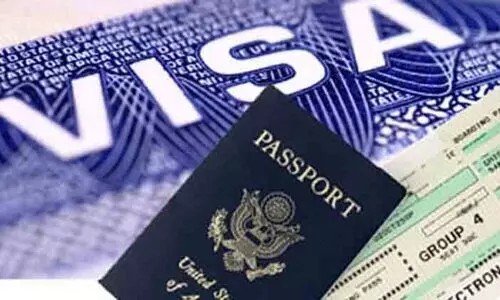 വിസിറ്റിങ് വിസക്കാരുടെ കാലാവധി മാർച്ച് 31 വരെ നീട്ടിയെന്ന് റിപ്പോർട്ട് വിസിറ്റിങ് വിസക്കാരുടെ കാലാവധി മാർച്ച് 31 വരെ നീട്ടിയെന്ന് റിപ്പോർട്ട്