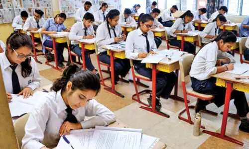 സ്​കൂളുകളിൽ യൂനിഫോം നിർബന്ധമാക്കരുതെന്ന് ബാലാവകാശ കമീഷൻ