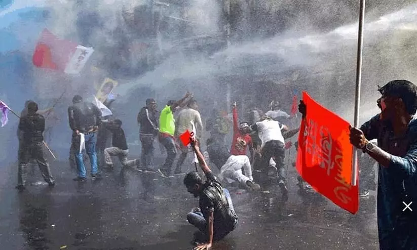 വിദ്യാർഥി മാർച്ചിന്​ നേരെ അക്രമം; ബംഗാളിൽ ഇടതുസംഘടനകളുടെ ബന്ദ്​