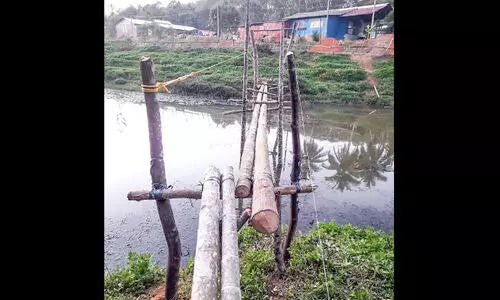 പാ​ല​ത്തി​ന്​ കാ​ത്ത്​ ര​ണ്ട് ഗ്രാ​മ​ങ്ങ​ൾ