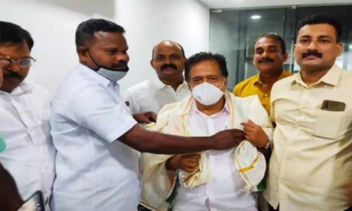 ചെന്നിത്തലക്ക്​ ഷാൾ: കൂടുതൽ പൊലീസുകാർക്കെതിരെ നടപടി