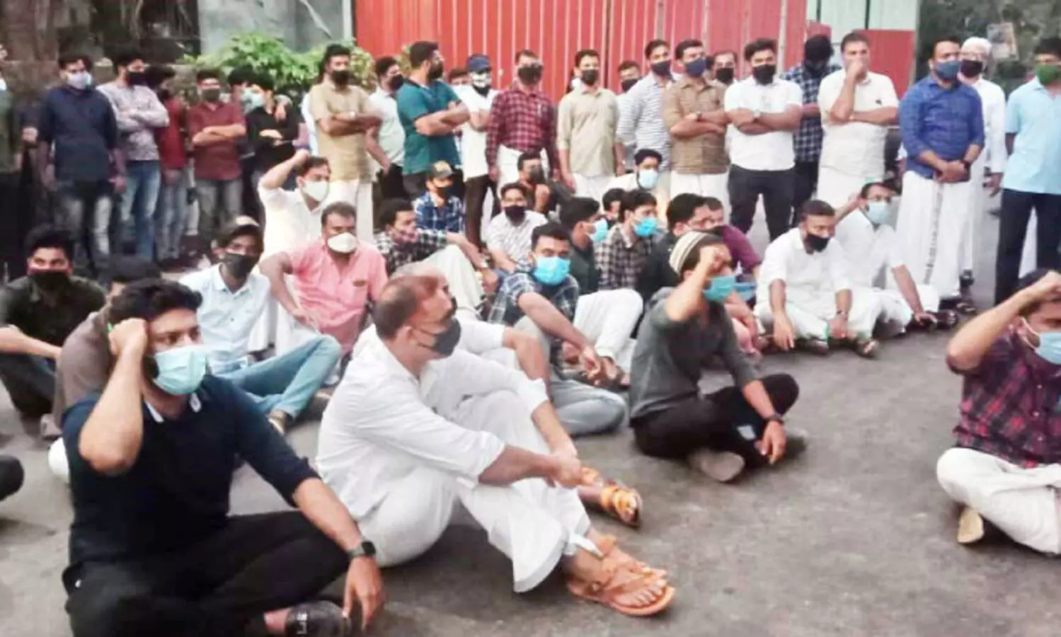 പ്രവാസിയെ തട്ടിക്കൊണ്ടുപോകൽ: റോഡ് ഉപരോധിച്ചു; ഉ​ത്​​ക​ണ്ഠ​ജ​ന​ക​മെ​ന്ന് ലീ​ഗ്