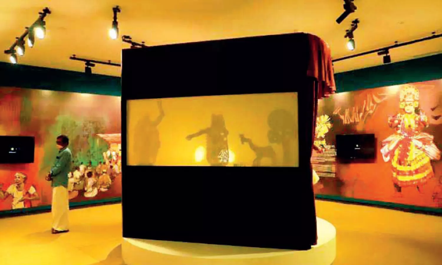 Tholppavakkuthu Art Center Robotic doll game