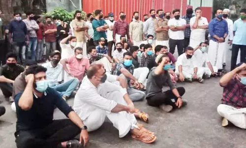 പ്രവാസിയെ തട്ടിക്കൊണ്ടുപോകൽ: റോഡ് ഉപരോധിച്ചു; ഉ​ത്​​ക​ണ്ഠ​ജ​ന​ക​മെ​ന്ന് ലീ​ഗ്