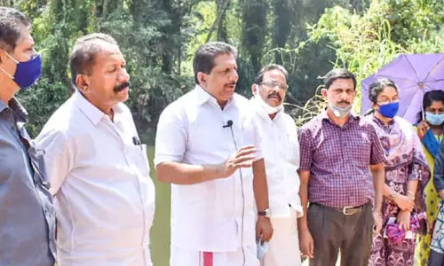 kaduthuruthy Parallel road