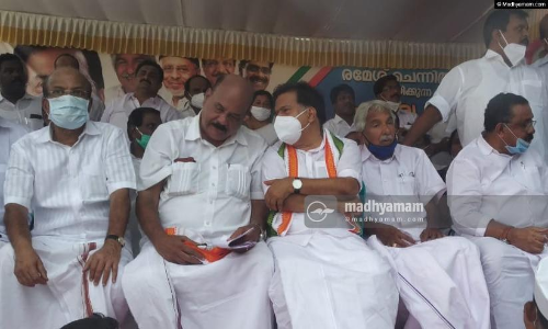 മാണി സി.കാപ്പൻ യു.ഡി.എഫ്​ വേദിയിൽ; പാലയുടെ വികസനത്തിന്​ തടസ്സം ജോസ്​.കെ മാണിയെന്ന്​ കാപ്പൻ