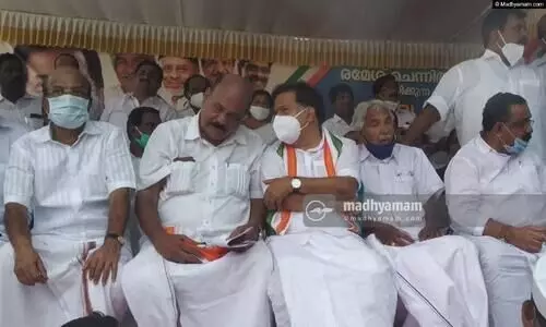 മാണി സി.കാപ്പൻ യു.ഡി.എഫ്​ വേദിയിൽ; പാലയുടെ വികസനത്തിന്​ തടസ്സം ജോസ്​.കെ മാണിയെന്ന്​ കാപ്പൻ