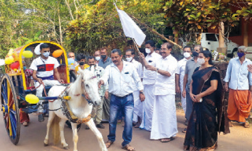ആറളത്ത്​ സഞ്ചാരികളെ കാത്ത്​ കുതിരവണ്ടി