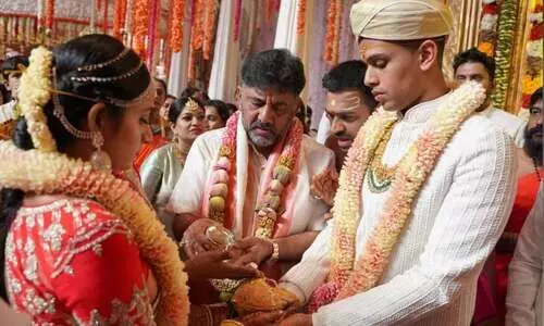 ഡി.കെ. ശിവകുമാറിന്‍റെ മകൾ വിവാഹിതയായി; വരൻ ബി.ജെ.പി നേതാവ്​ എസ്​.എം.​ കൃഷ്​ണയുടെ പേരക്കുട്ടി