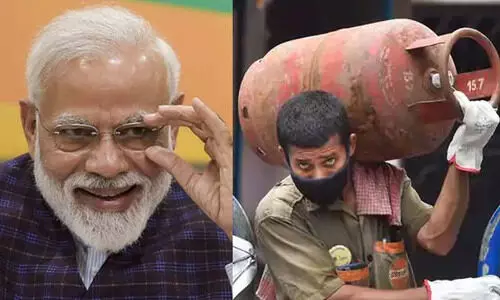 അടിക്ക് മേൽ ഇരുട്ടടി; പാചകവാതക വിലയും വർധിപ്പിച്ചു