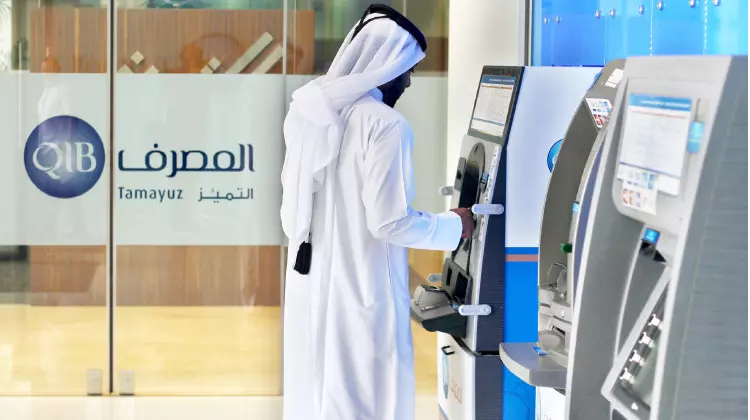 എ.ടി.എം മെഷീനുകളിൽ പുതിയ നോട്ടുകൾ നിക്ഷേപിക്കാം എ.ടി.എം മെഷീനുകളിൽ പുതിയ നോട്ടുകൾ നിക്ഷേപിക്കാം