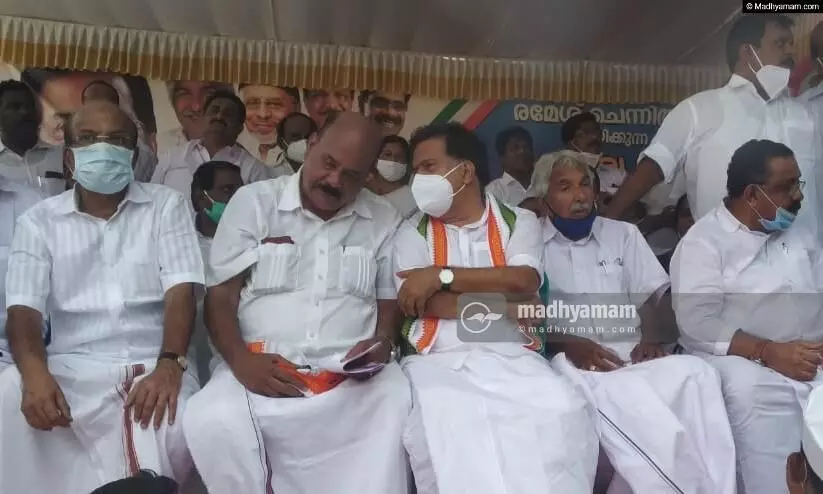 മാണി സി.കാപ്പൻ യു.ഡി.എഫ്​ വേദിയിൽ; പാലയുടെ വികസനത്തിന്​ തടസ്സം ജോസ്​.കെ മാണിയെന്ന്​ കാപ്പൻ