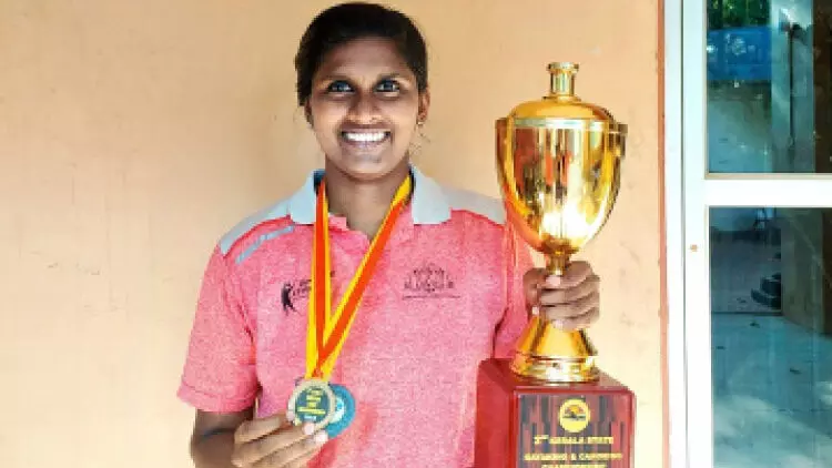 നേട്ടത്തിെൻറ നിറവിൽ വീണ്ടും അനഘ നേട്ടത്തിെൻറ നിറവിൽ വീണ്ടും അനഘ