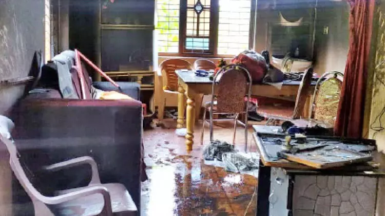 മകളുടെ വിവാഹ ദിവസം വീടിന് തീപിടിച്ചു