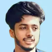 ബസിനടിയിൽപ്പെട്ട് സ്കൂട്ടർ യാത്രികൻ മരിച്ചു ബസിനടിയിൽപ്പെട്ട് സ്കൂട്ടർ യാത്രികൻ മരിച്ചു