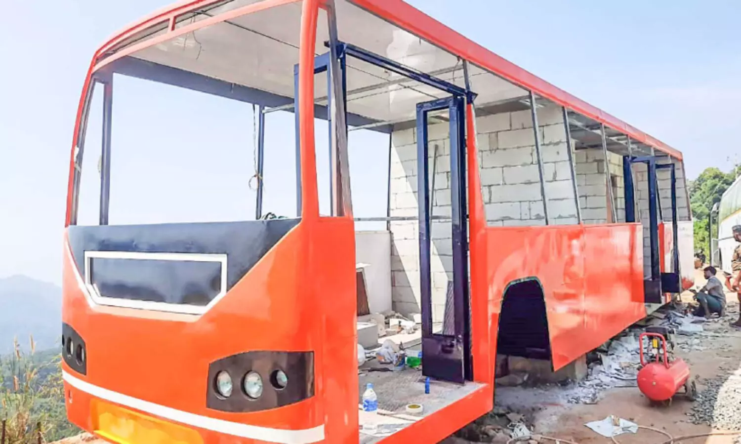 ലോ ഫ്ലോർ മാതൃകയിൽ വ​ഴി​യോ​ര വി​ശ്ര​മ​കേ​ന്ദ്രം