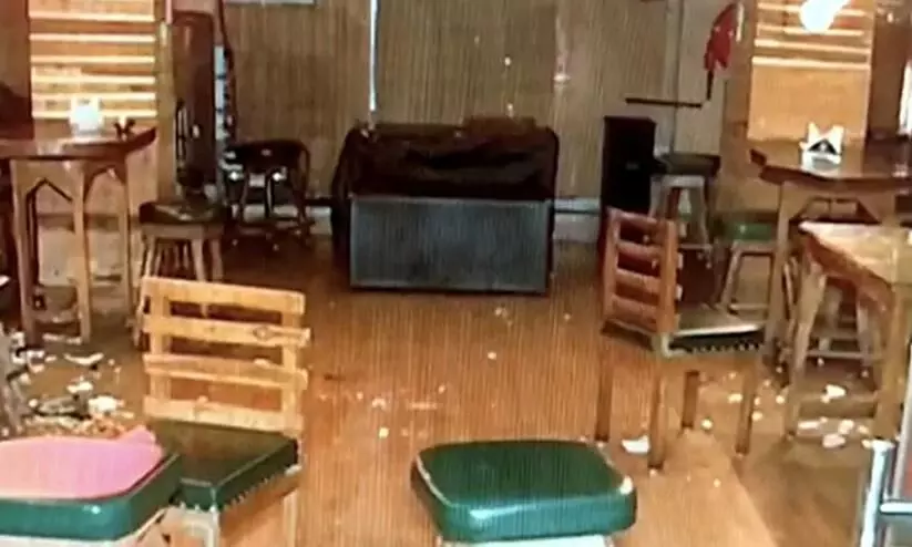 Vandalising Restaurant Vandalising Restaurant