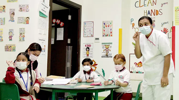 അബൂദബിയിലെ സ്കൂളുകളിൽ എല്ലാ ക്ലാസുകളിലും വിദ്യാർഥികൾ എത്തിത്തുടങ്ങി അബൂദബിയിലെ സ്കൂളുകളിൽ എല്ലാ ക്ലാസുകളിലും വിദ്യാർഥികൾ എത്തിത്തുടങ്ങി