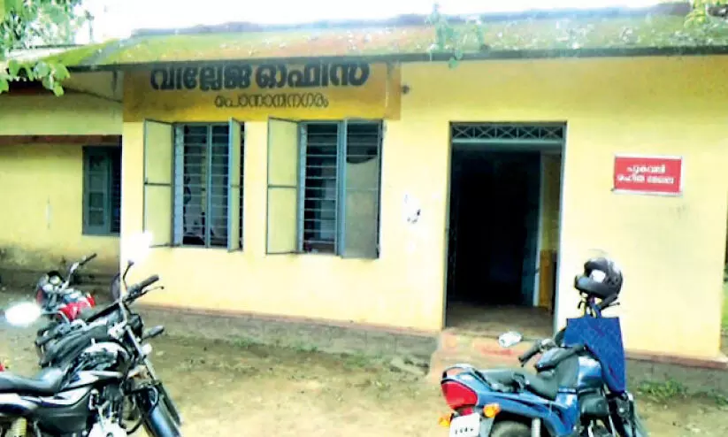 പൊന്നാനി നഗരം വില്ലേജ് വിഭജിക്കണമെന്ന് ആവശ്യം പൊന്നാനി നഗരം വില്ലേജ് വിഭജിക്കണമെന്ന് ആവശ്യം