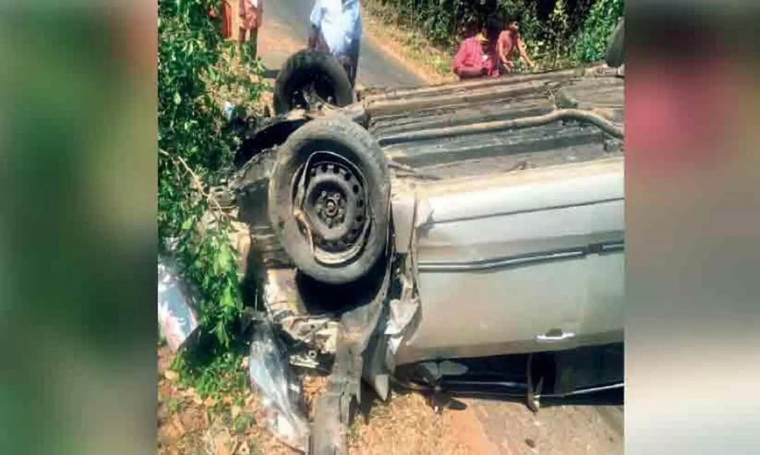 car hit the wall and overturned